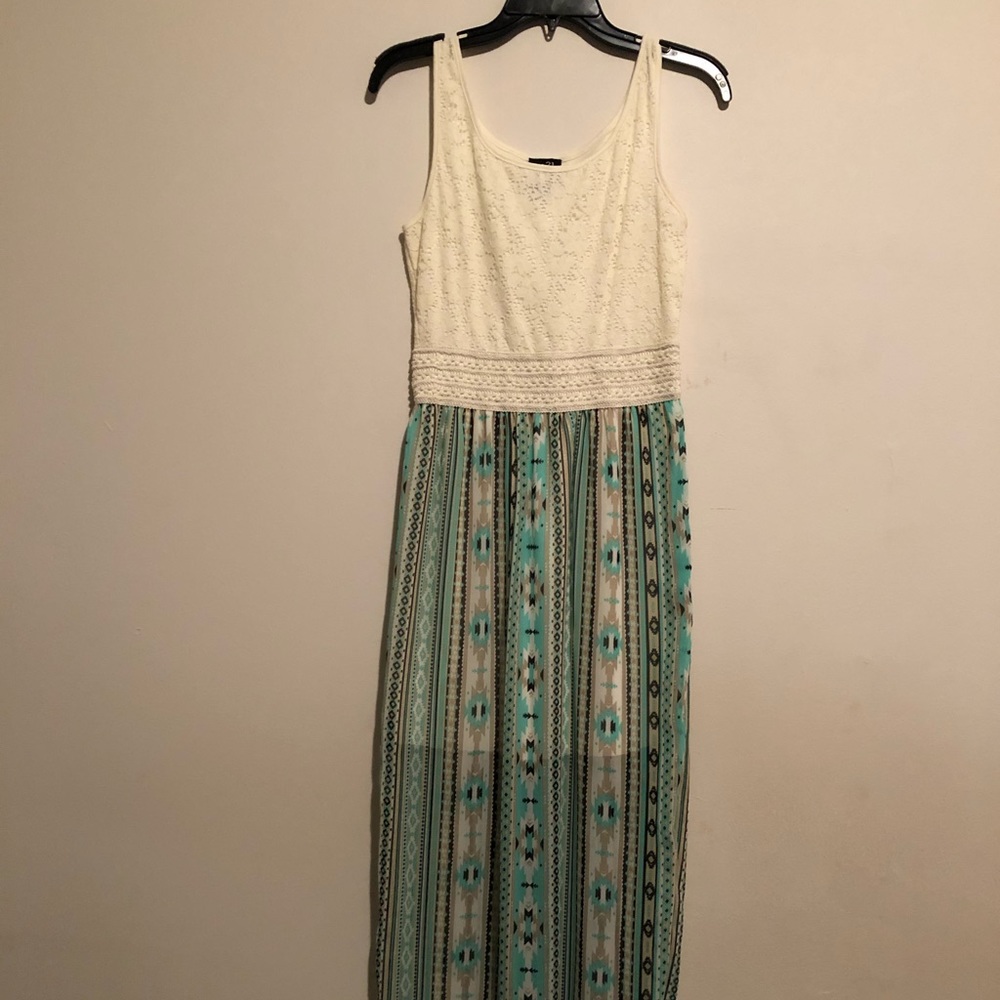 Maxi style dress Size Small